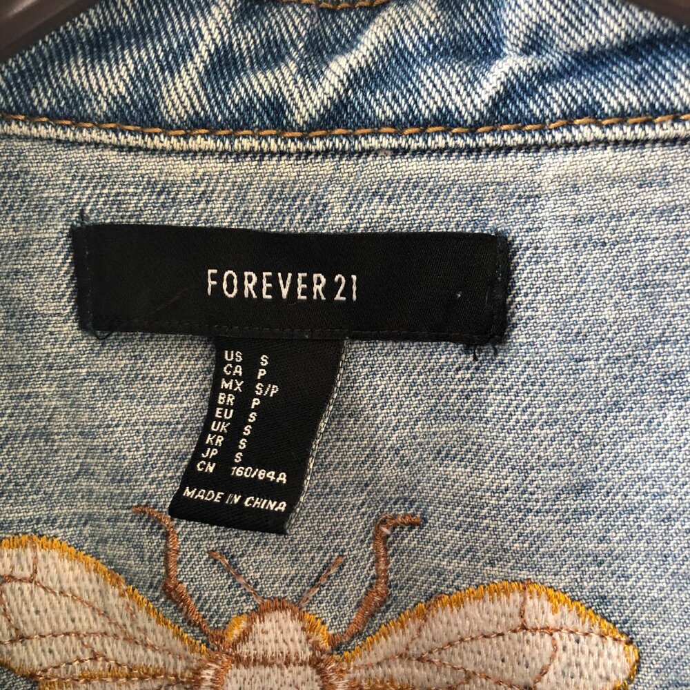 Vintage Forever 21 Embroidered Denim Jacket Flowers Tiger Small - Picture 7 of 7
